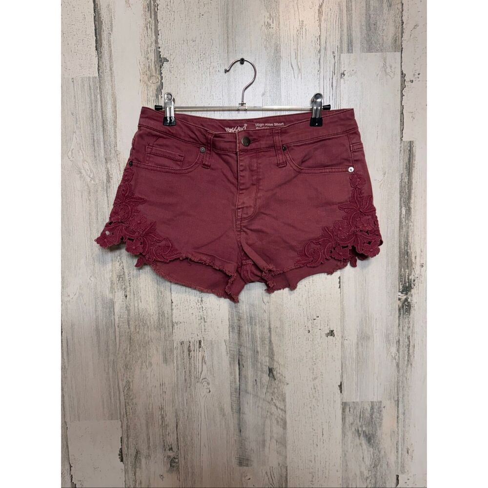 Massimo Denim High Rise Shorts Size 6/28 Burgundy Lace Hem Super Stretch